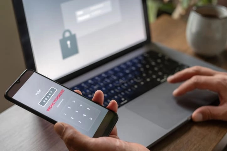 утечка через телефоны