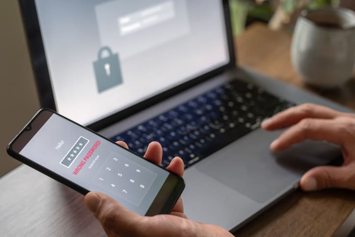 утечка через телефоны